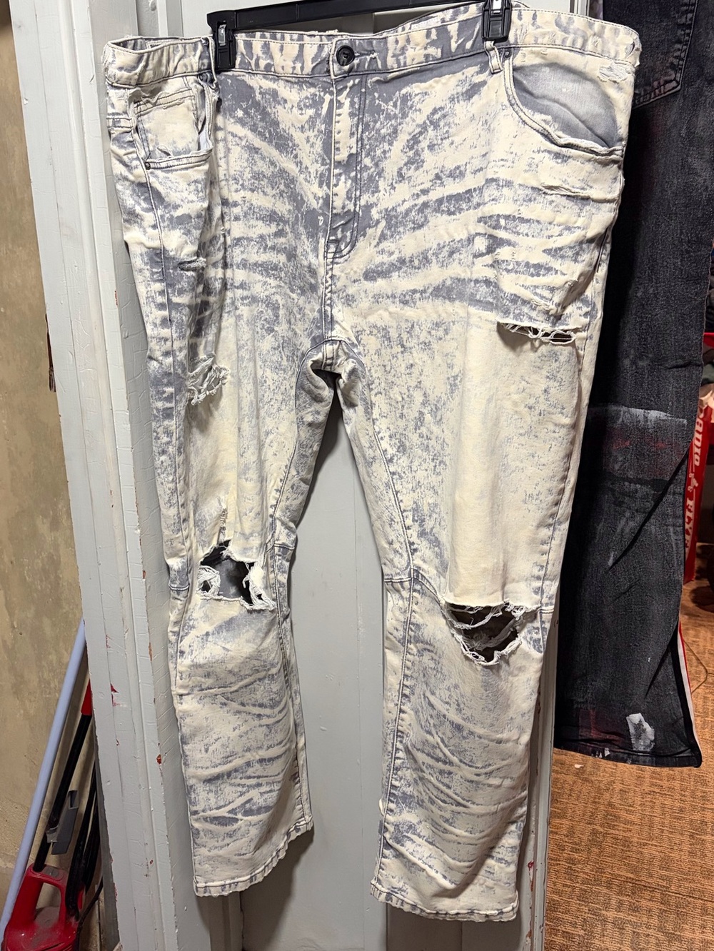 Mens smoke rise jeans size 54X32